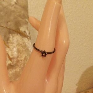 Elegant Black Star Ring